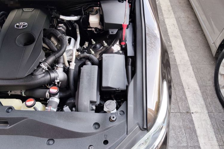 Used Toyota Crown 2015 2.0T Fashion Edition Engine Bay Left