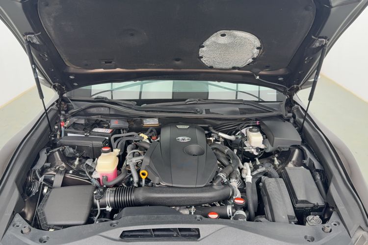 Used Toyota Crown 2015 2.0T Fashion Edition Engine Bay
