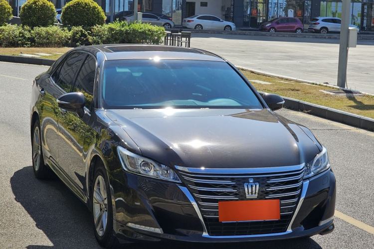 Used Toyota Crown 2015 2.0T Fashion Edition Exterior 1