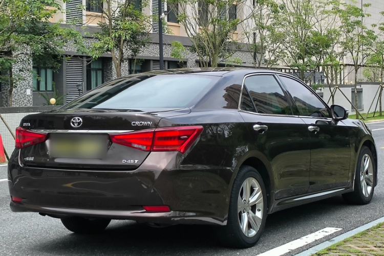 Used Toyota Crown 2015 2.0T Fashion Edition Exterior 3