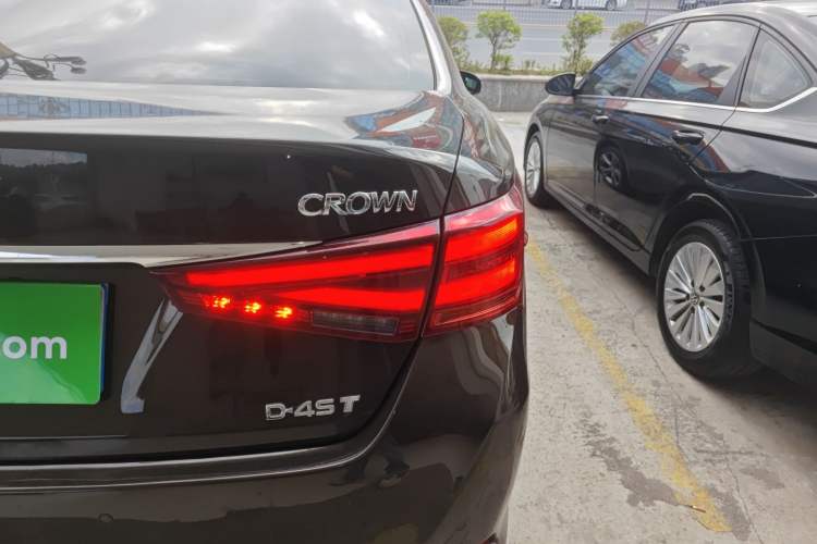 Used Toyota Crown 2015 2.0T Fashion Edition Exterior 6