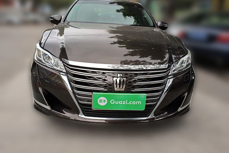 Used Toyota Crown 2015 2.0T Fashion Edition Front
