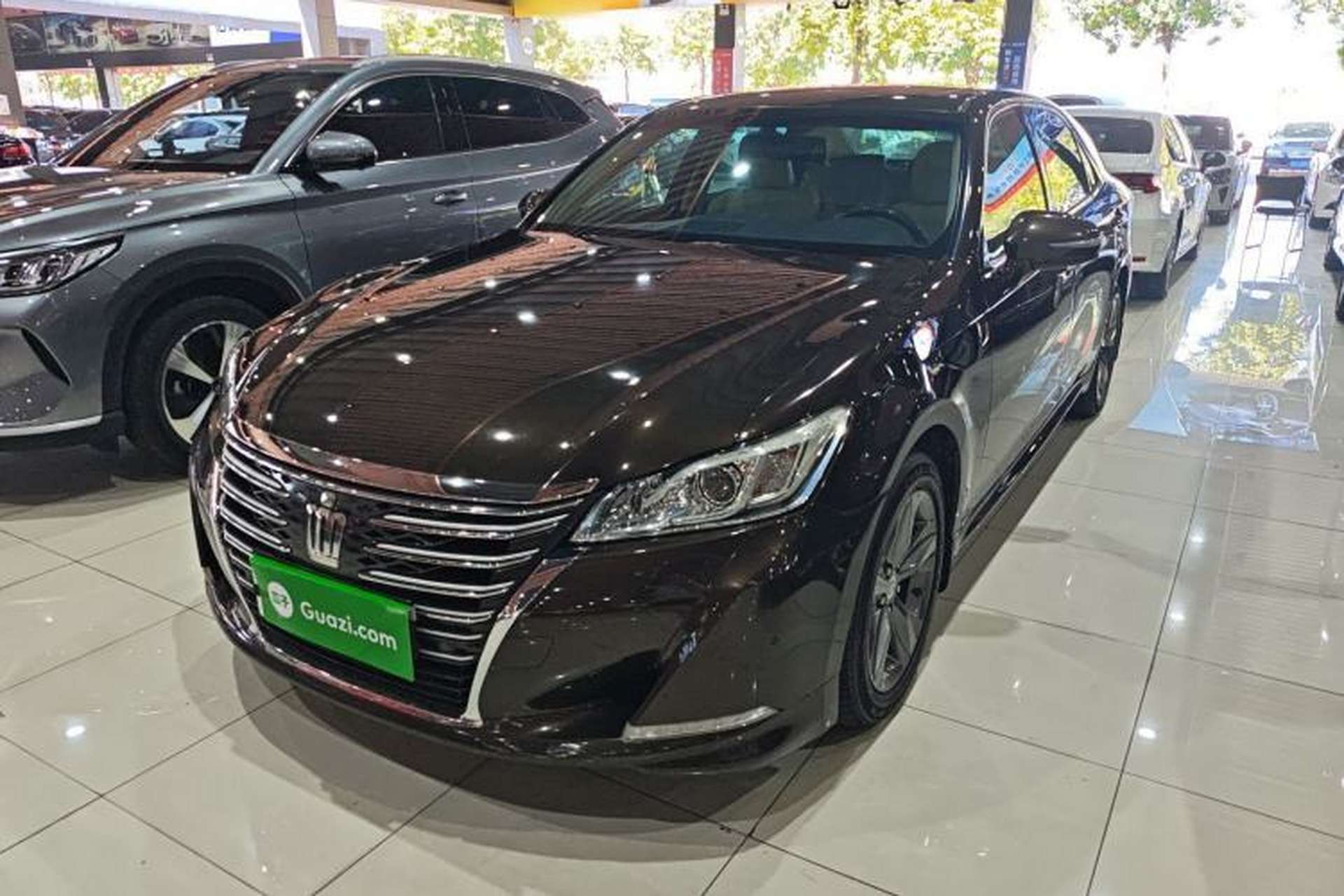 Used Toyota Crown 2015 2.0T Fashion Edition Front Left 45 Deg