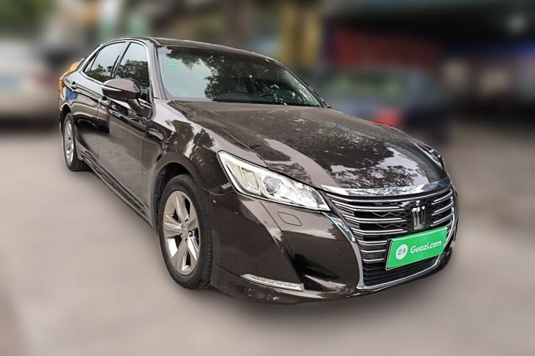 Used Toyota Crown 2015 2.0T Fashion Edition Front Right 45 Deg