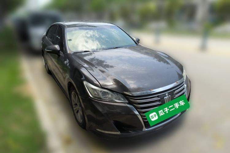 Used Toyota Crown 2015 2.0T Fashion Edition Front Right 45 Deg