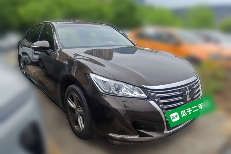 Used Toyota Crown 2015 2.0T Pioneer Edition Front Right 45 Deg