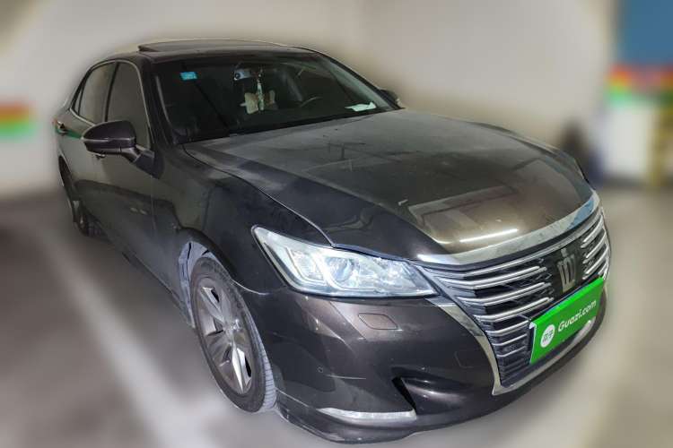 Used Toyota Crown 2015 2.0T Fashion Edition Front Right 45 Deg