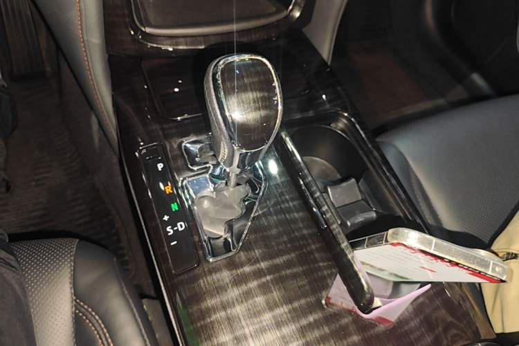 Used Toyota Crown 2015 2.0T Fashion Edition Gear Lever