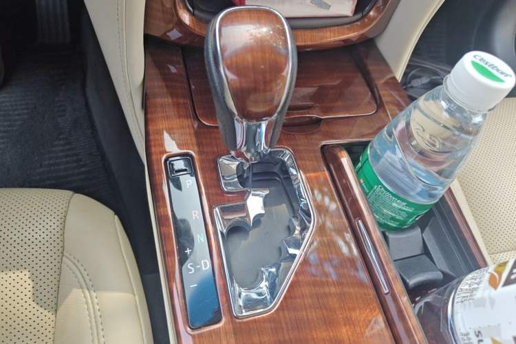 Used Toyota Crown 2015 2.0T Fashion Edition Gear Lever
