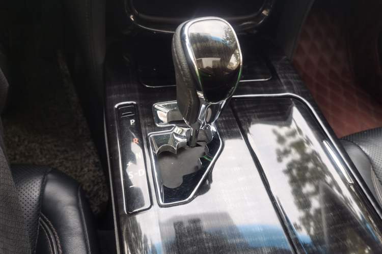 Used Toyota Crown 2015 2.0T Fashion Edition Gear Lever