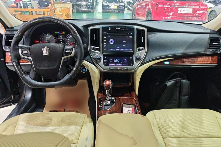 Used Toyota Crown 2015 2.0T Fashion Edition Interior 2