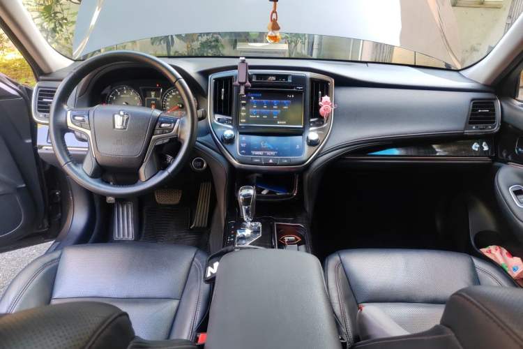 Used Toyota Crown 2015 2.5L Smart Edition Interior 2