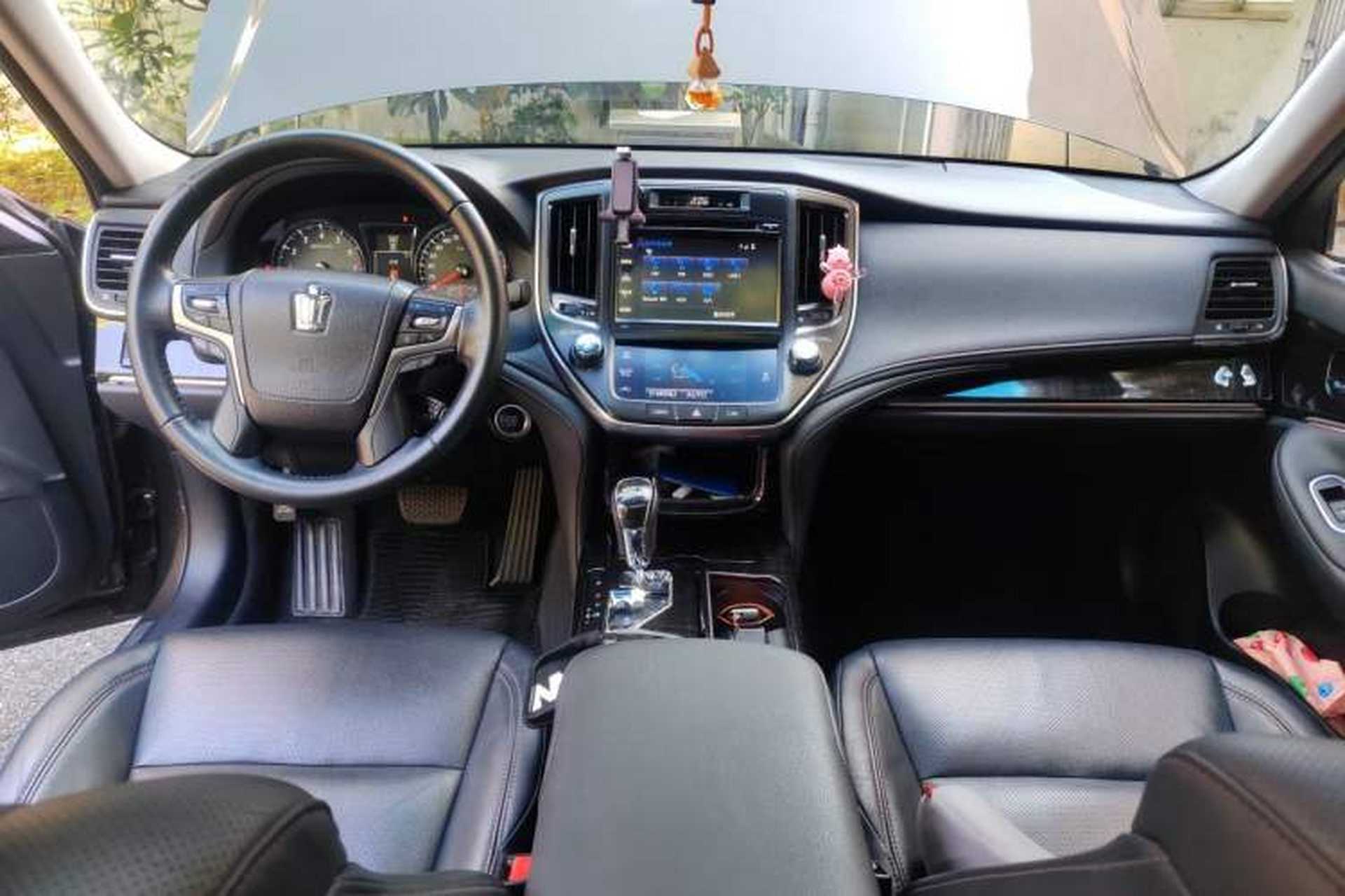 Used Toyota Crown 2015 2.5L Smart Edition Interior 2