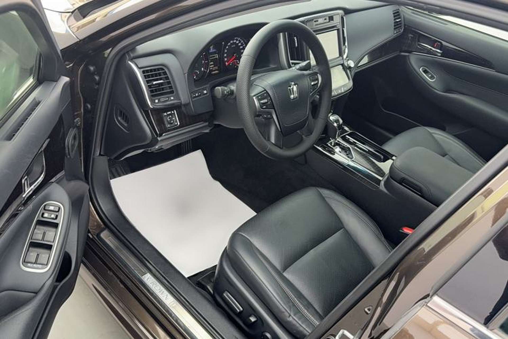 Used Toyota Crown 2015 2.0T Fashion Edition Interior 3