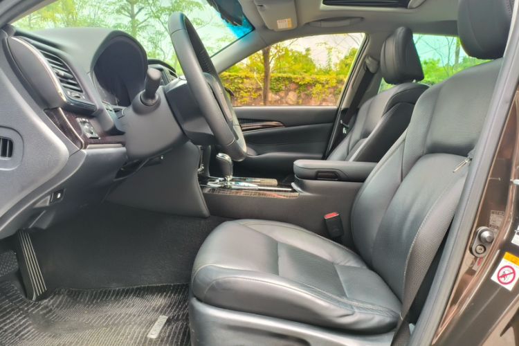 Used Toyota Crown 2015 2.0T Fashion Edition Interior 4