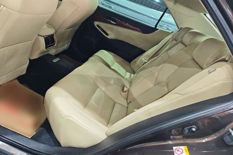 Used Toyota Crown 2015 2.0T Fashion Edition Interior 4