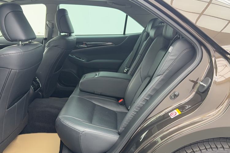 Used Toyota Crown 2015 2.0T Fashion Edition Interior 4