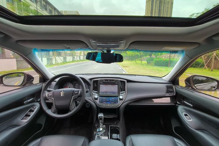 Used Toyota Crown 2015 2.0T Fashion Edition Interior 5