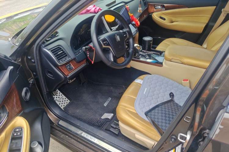 Used Toyota Crown 2015 2.0T Pioneer Edition Left Front Seat