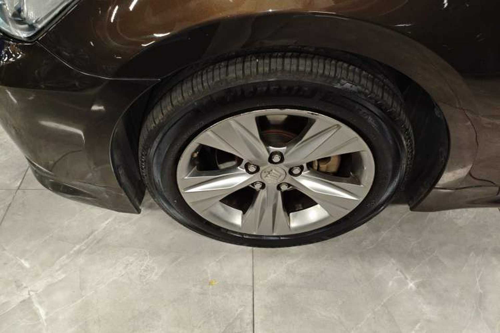 Used Toyota Crown 2015 2.0T Fashion Edition Left Front Wheel Hub