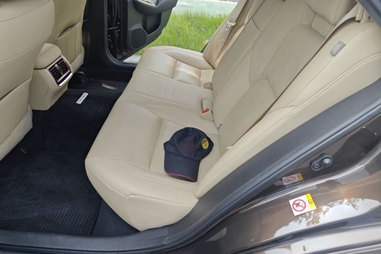 Used Toyota Crown 2015 2.0T Fashion Edition Left Rear Seat