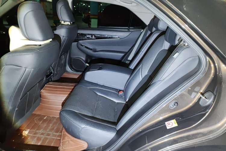 Used Toyota Crown 2015 2.0T Fashion Edition Left Rear Seat