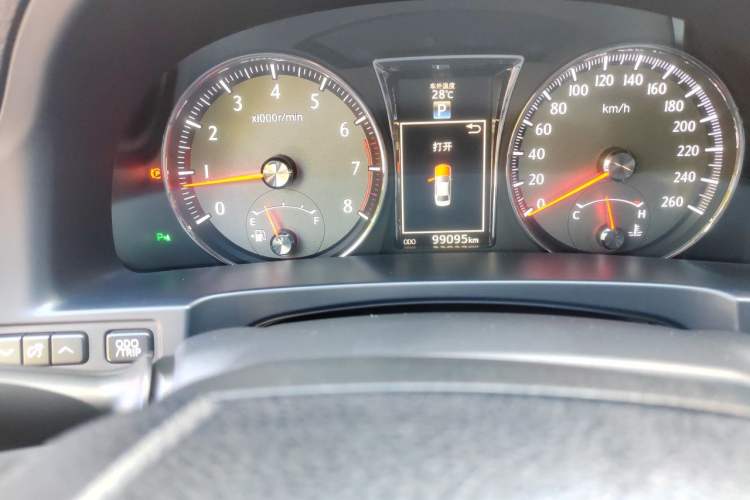 Used Toyota Crown 2015 2.5L Smart Edition Odometer Close Up