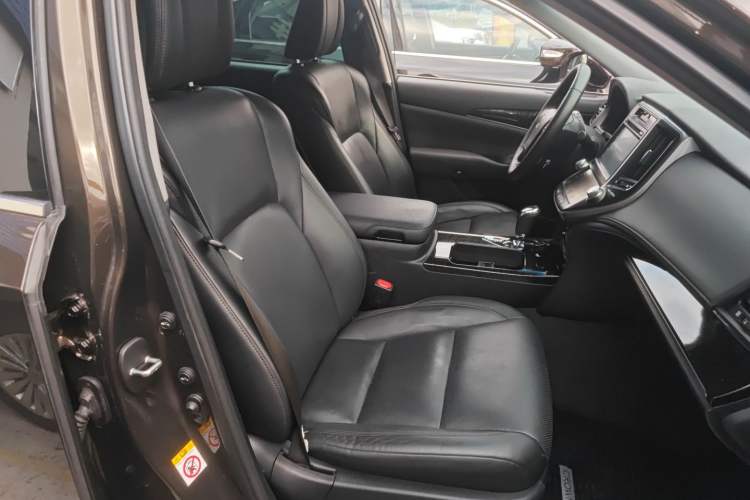 Used Toyota Crown 2015 2.0T Fashion Edition Right Front Seat