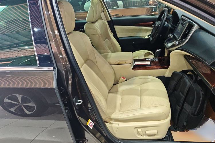 Used Toyota Crown 2015 2.0T Fashion Edition Right Front Seat