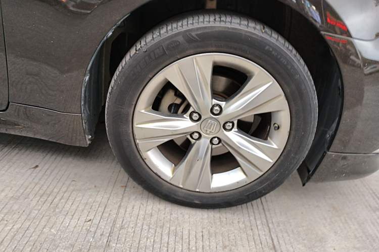Used Toyota Crown 2015 2.0T Fashion Edition Right Front Wheel Hub