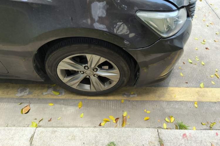 Used Toyota Crown 2015 2.0T Fashion Edition Right Front Wheel Hub