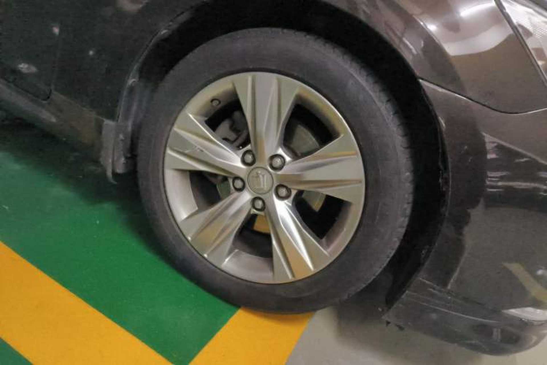 Used Toyota Crown 2015 2.0T Fashion Edition Right Front Wheel Hub