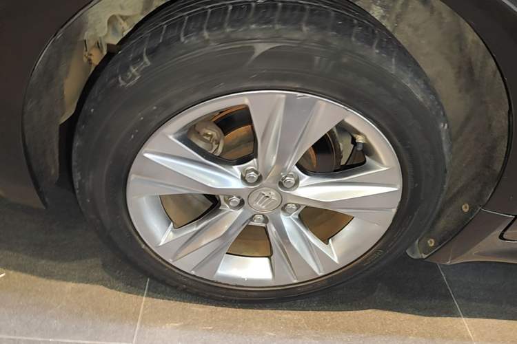 Used Toyota Crown 2015 2.0T Fashion Edition Right Rear Wheel Hub