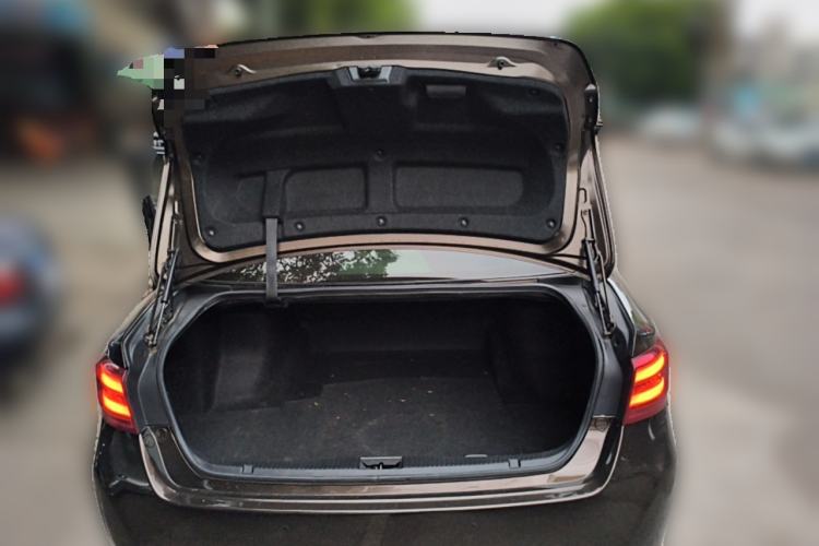 Used Toyota Crown 2015 2.0T Fashion Edition Trunk