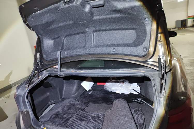 Used Toyota Crown 2015 2.0T Fashion Edition Trunk