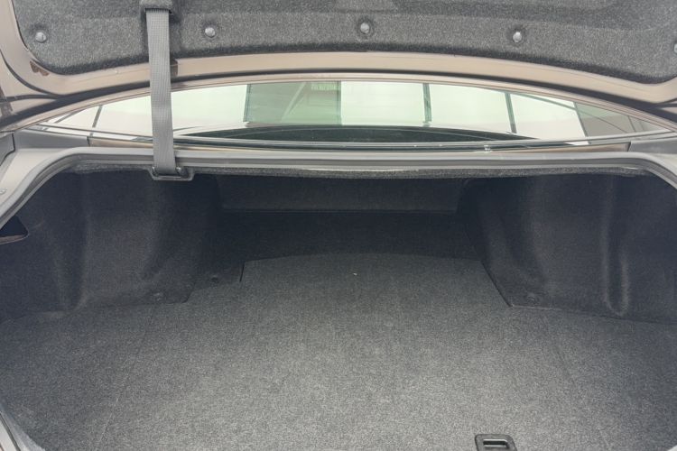Used Toyota Crown 2015 2.0T Fashion Edition Trunk