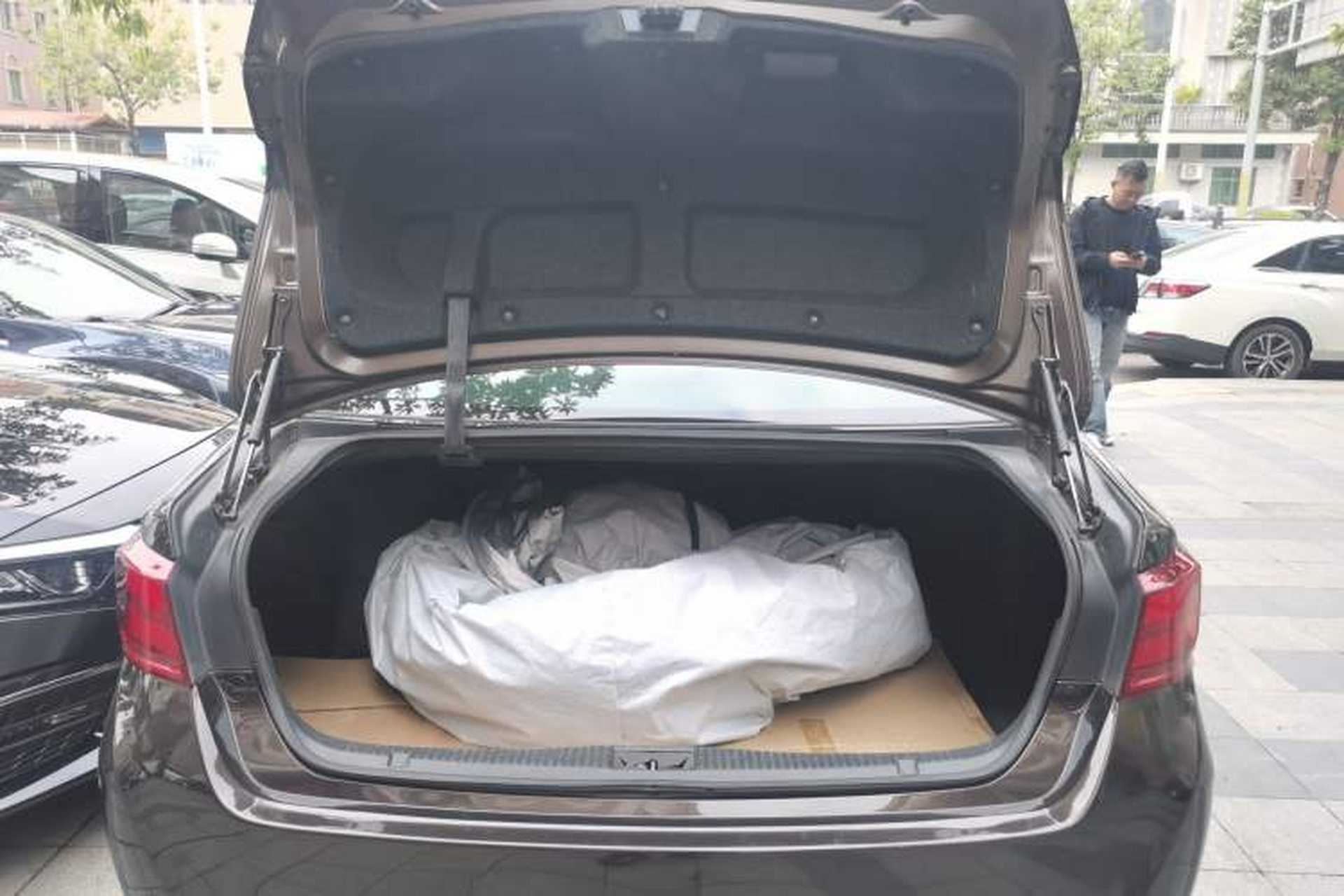 Used Toyota Crown 2015 2.0T Fashion Edition Trunk