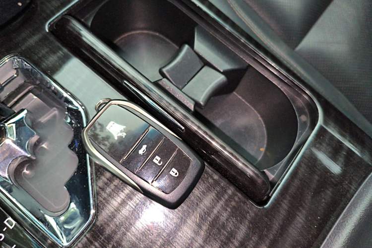 Used Toyota Crown 2015 2.0T Fashion Edition Vehicle Key