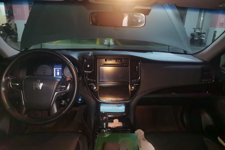 Used Toyota Crown 2015 2.0T Fashion Edition Center Console