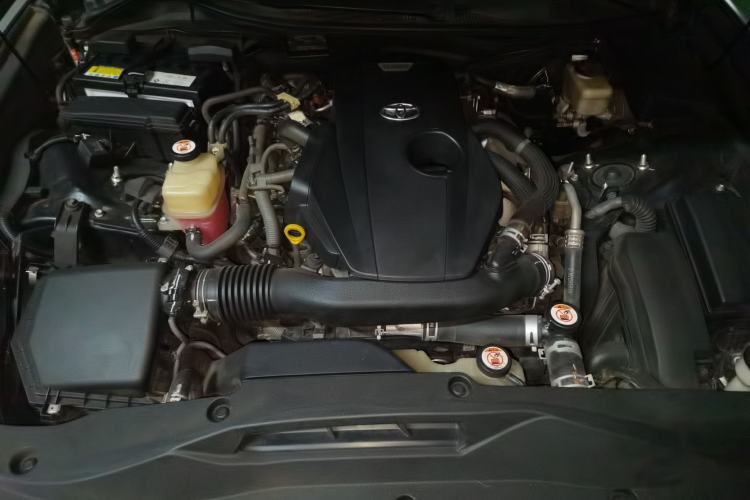 Used Toyota Crown 2015 2.0T Fashion Edition Engine Bay