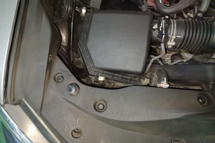 Used Toyota Crown 2015 2.0T Fashion Edition Engine Bay Right