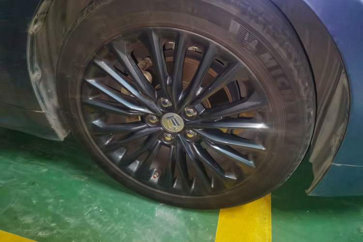 Used Toyota Crown 2015 2.0T Fashion Edition Right Front Wheel Hub
