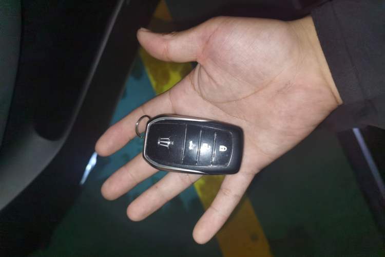 Used Toyota Crown 2015 2.0T Fashion Edition Vehicle Key