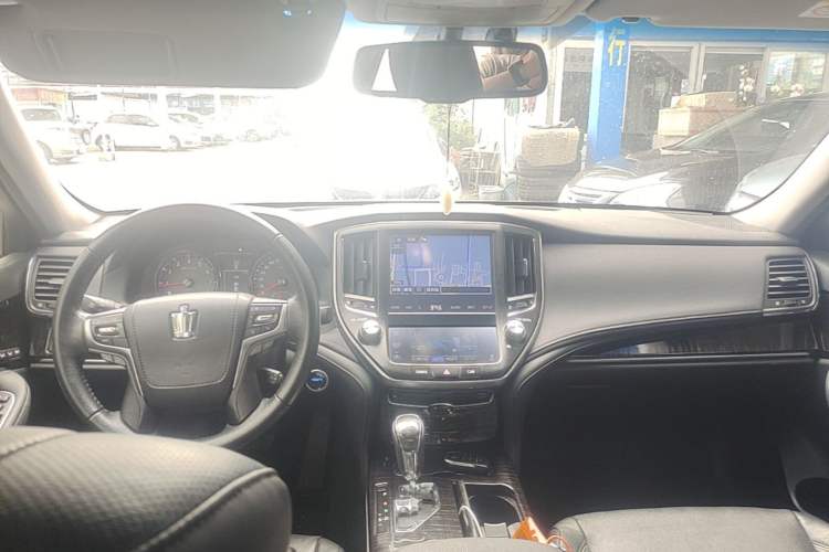Used Toyota Crown 2015 2.0T Luxury Edition Center Console