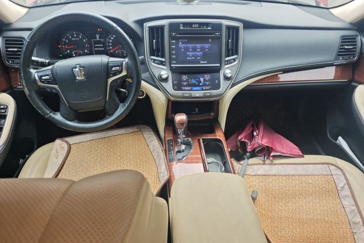 Used Toyota Crown 2015 2.5L Smart Edition Center Console