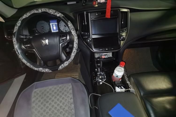 Used Toyota Crown 2015 2.5L Smart Edition Center Console