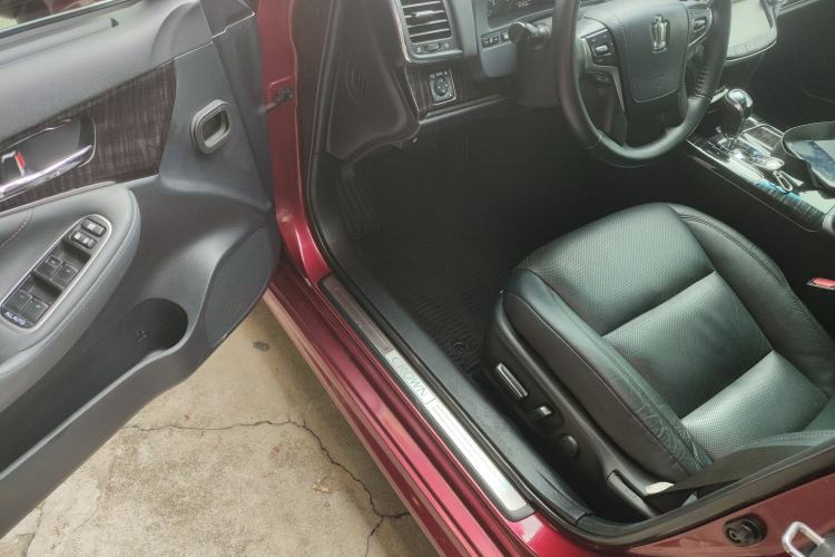 Used Toyota Crown 2015 2.5L Fashion Limited Edition Driver Seat