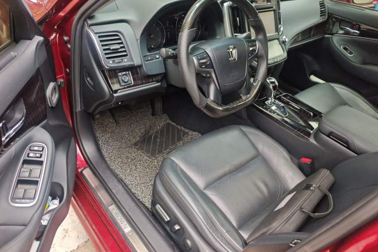 Used Toyota Crown 2015 2.0T Fashion Edition Driver Seat