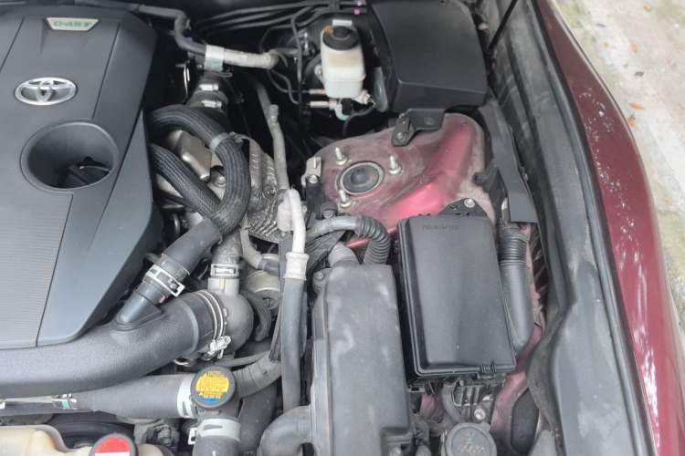 Used Toyota Crown 2015 2.0T Fashion Edition Engine Bay Left