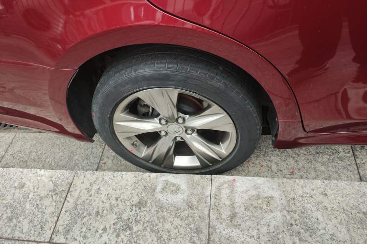 Used Toyota Crown 2015 2.5L Fashion Limited Edition Exterior 5